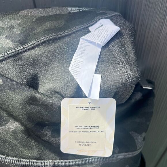 Fabletics Womens Large Dark Camo On-The-Go PowerHold® High-Waisted Capri - Picture 9 of 11